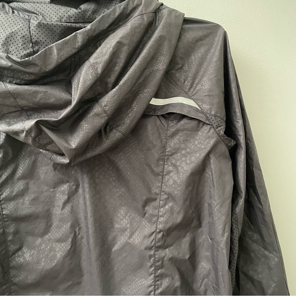 lululemon athletica Black Lightweight Hooded Windbreaker Jacket - Picture 12 of 16